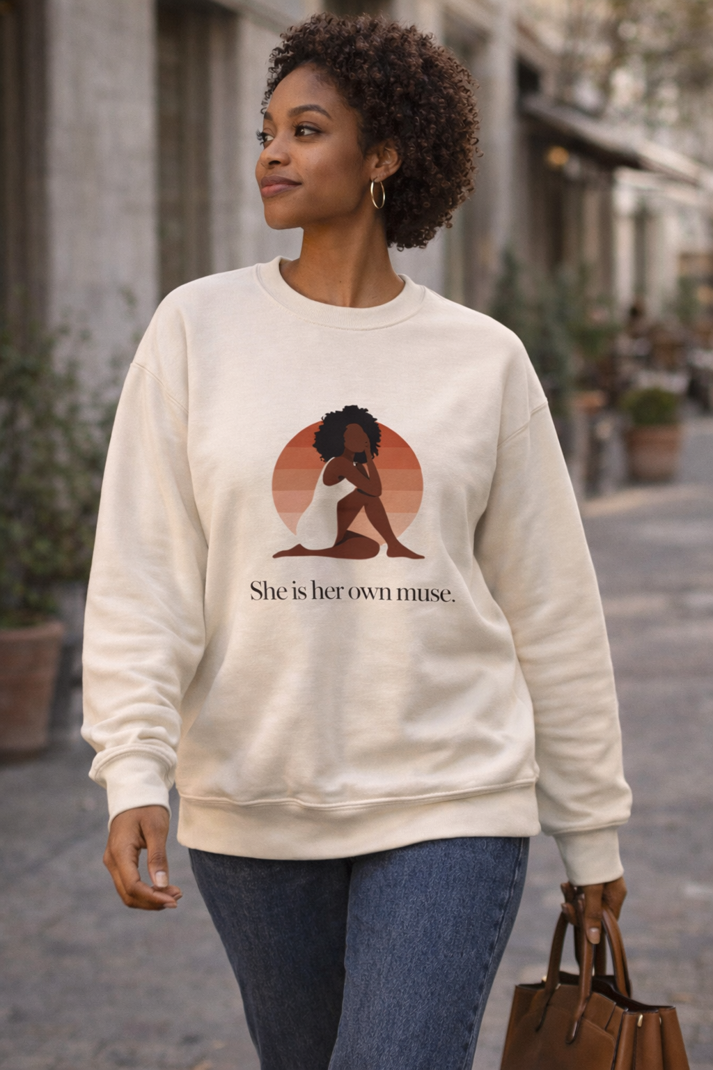 Sweat « She Is Her Own Muse » — Douceur. Amour de soi. Confiance.